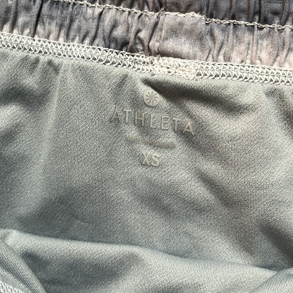 Athleta Racer Run Tie Dye shorts, size XS - Picture 4 of 10